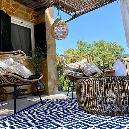 Villa Aspros - traditionell, ruhig und strandnah Liapades Exteriör bild