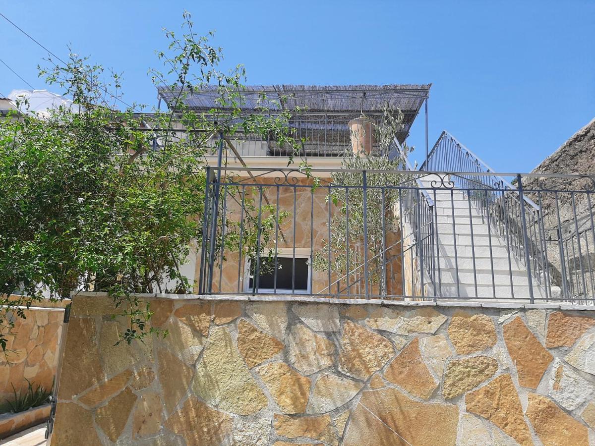Villa Aspros - traditionell, ruhig und strandnah Liapades Exteriör bild