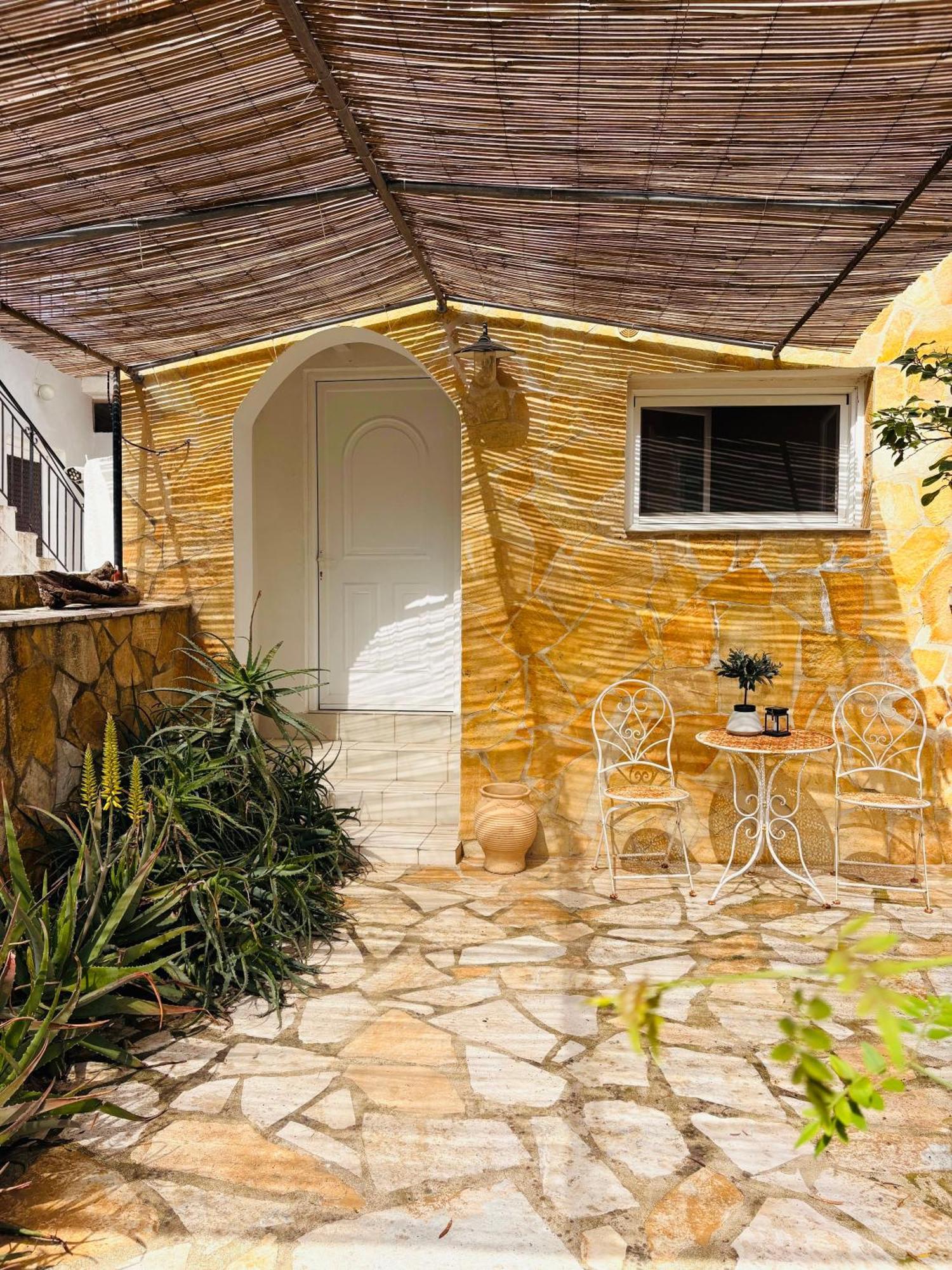 Villa Aspros - traditionell, ruhig und strandnah Liapades Exteriör bild